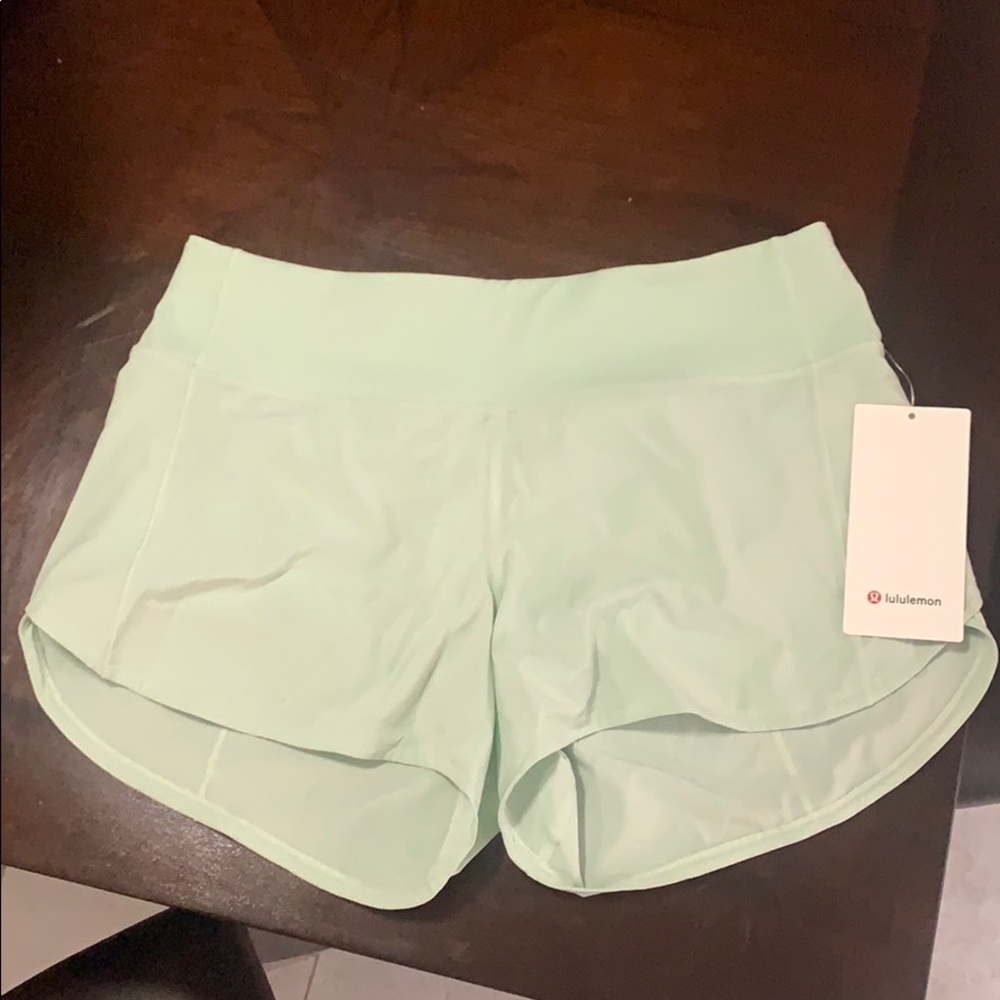 BRAND NEW Lululemon Speed Up Short 4 in